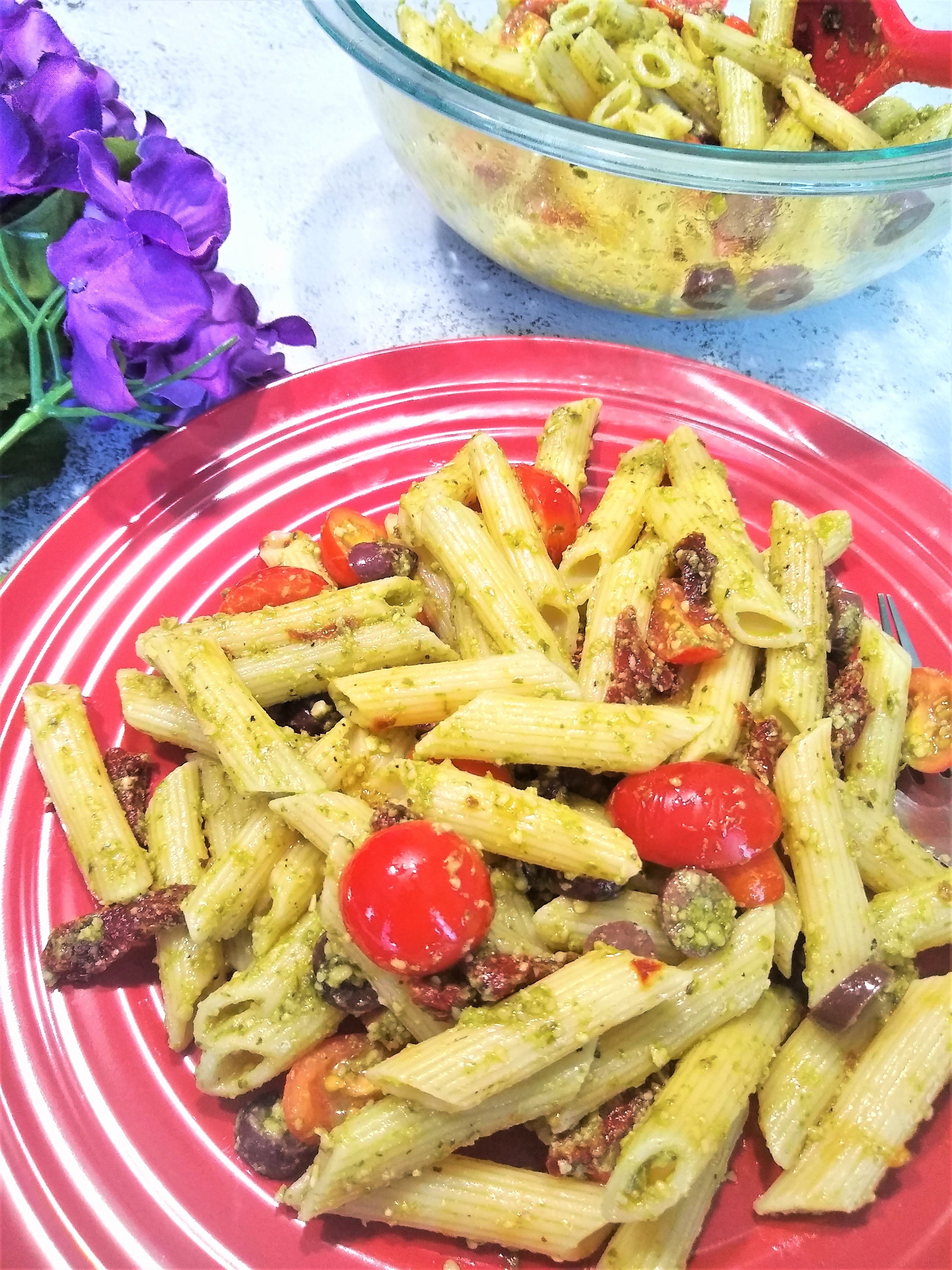 Pesto Pasta with tomatoes and olives